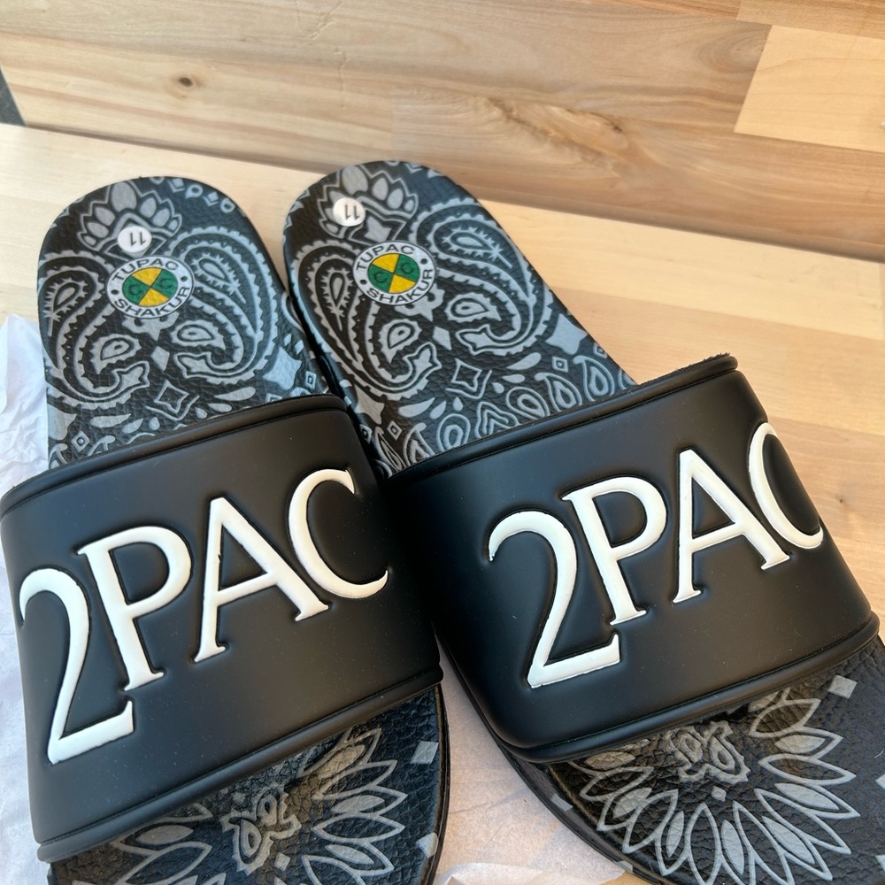 Cross Colours 2Pac Paisley Slides Mens 11 Black White Tupac Shakur Sandals  10